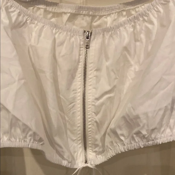 Anime Graphic White Crop Top - Picture 5 of 8